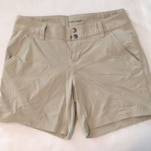 Columbia hiking shorts